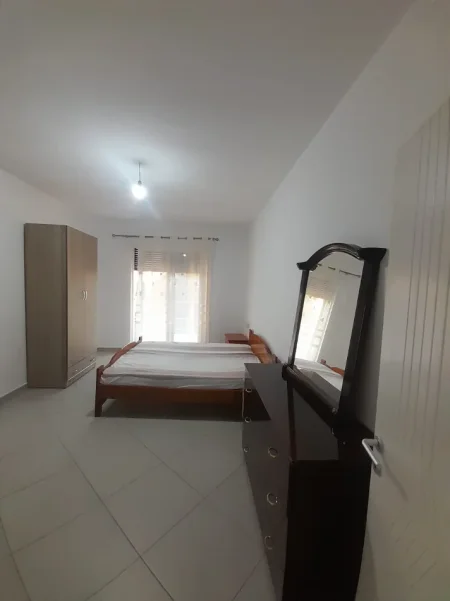 Tirane, jepet me qera Apartament 1+1+Ballkon, Kati 3, 70 m², Çmimi 45.000 Lekë të Reja, tek  Rruga DIBRËS, Tiranë)