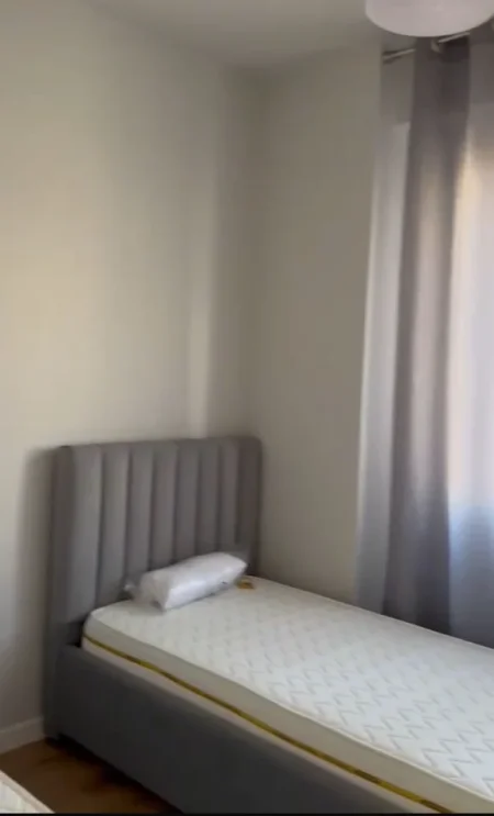 Tirane, jepet me qera apartament 2+1 , 850 € 