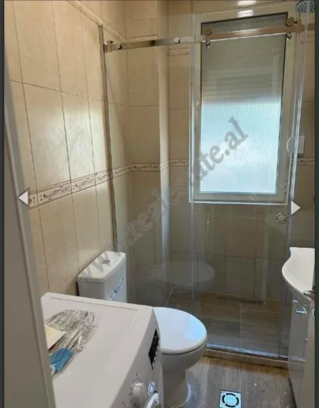 Tirane, jepet me qera apartament 1+1 Kati 2, 60 m² 500 € (Hotel Sokrati ne Rrugen Peti ,Liqeni i Thate)