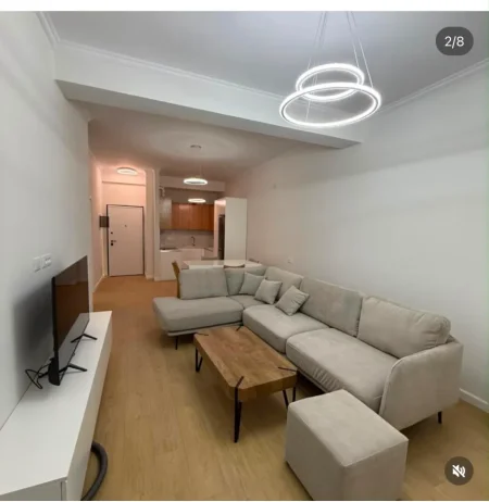 Tirane, jepet me qera apartament 2+1 Kati 2, 90 m² 700 € (Vila Dobi Rruga Peti tek Liqeni i Thate)