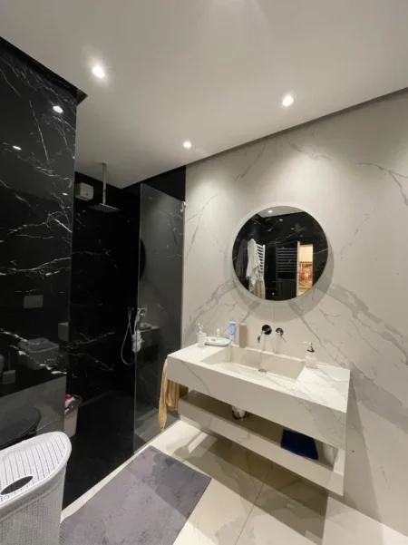 Tirane, jepet me qera apartament 3+1 , 167 m² 1.500 € (KOMPLEKSI DELIJORGJI)
