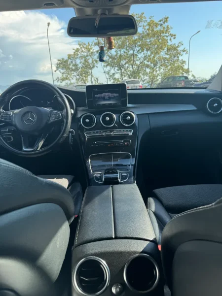 Tirane, shitet makine Mercedes benz Nafte, e bardhë automatik Kondicioner 376.100 km 9.500 €