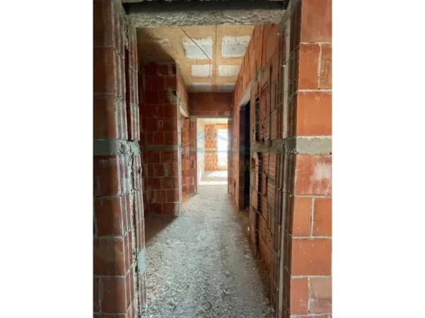 Shitet, Apartament 1+1, Jordan Misja, Tiranë 0696069906