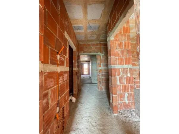Shitet, Apartament 1+1, Jordan Misja, Tiranë 0696069906