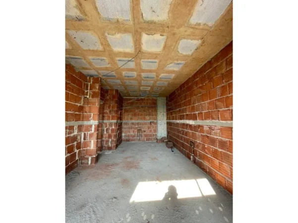 Shitet, Apartament 1+1, Jordan Misja, Tiranë 0696069906