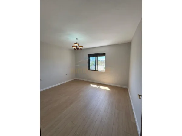 Shitet, Apartament 1+1, Ali Demi, Tirane 0696069906