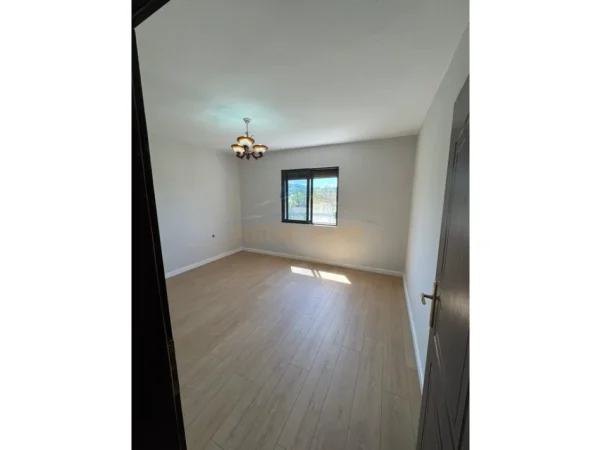 Shitet, Apartament 1+1, Ali Demi, Tirane 0696069906