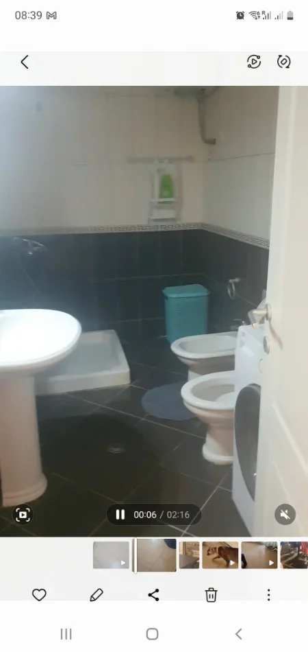 Tirane, jepet me qera apartament 2+1 Kati 4, 600 € (Rruga Rrapo Hekali)