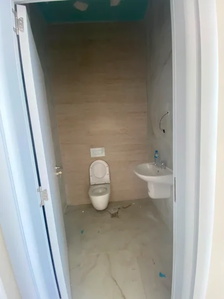 Tirane, jepet me qera ambjent biznesi Kati 0, 55 m² 700 € (Rruga Xhorxh W.Bush,Kamez)