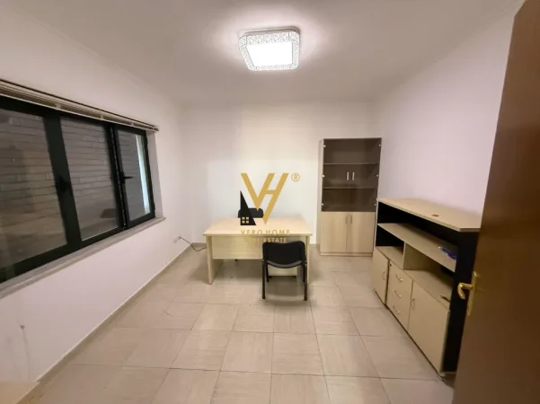 Tirane, jepet me qera zyre Kati 2, 125 m² 1.500 € (ISH BLLOK)