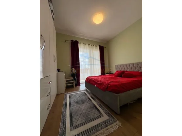 Tirane, shitet apartament 2+1 , 92 m² 174.800 € (Rruga e Dibres)