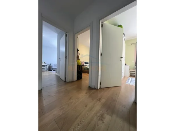 Tirane, shitet apartament 2+1 , 92 m² 174.800 € (Rruga e Dibres)