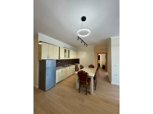 Tirane, shitet apartament 2+1 Kati 7, 114 m² 155.000 € (Restorant Fresku, Rruga e Dajtit)