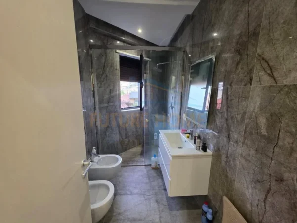 jap me qera apartament 2+1+Ballkon Kati 3, 117 m² 1.200 € (Rruga e Durresit)