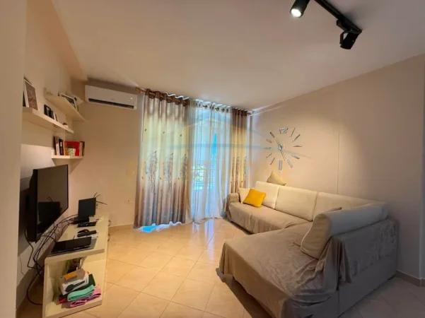 Tirane, shitet apartament 1+1 Kati 7, 70 m² 135.000 € (ASTIR)