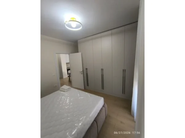 Tirane, jap me qera apartament 1+1 Kati 4, 69 m² 650 € (bulevardi i ri)