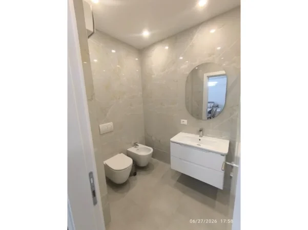 Tirane, jap me qera apartament 1+1 Kati 4, 69 m² 650 € (bulevardi i ri)