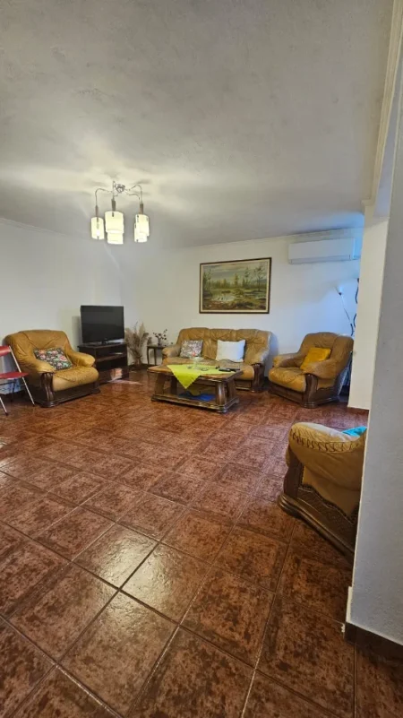 Tirane, shitet apartament 2+1+Aneks+Ballkon Kati 1, 110 m² 220.000 € (rruga mine peza)