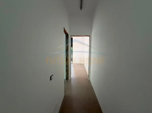 Tirane, jepet me qera zyre Kati 2, 90 m² 700 € (5 maji)