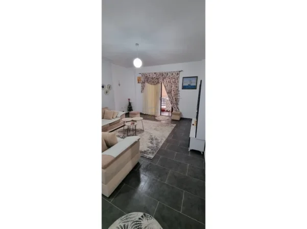 Tirane, jepet me qera apartament 1+1 Kati 2, 72 m² 450 € 