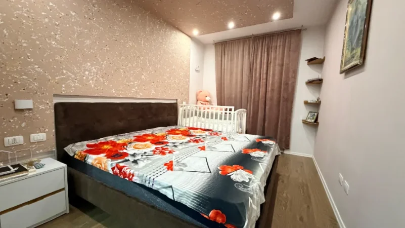 Tirane, shitet apartament 2+1+Aneks+Ballkon Kati 6, 94 m² 238.000 € (laprake)