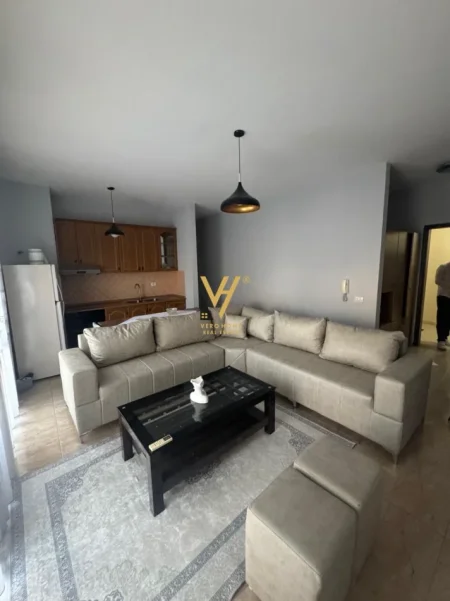 Tirane, jepet me qera apartament 1+1+Ballkon Kati 8, 67 m² 520 € (DON BOSKO)