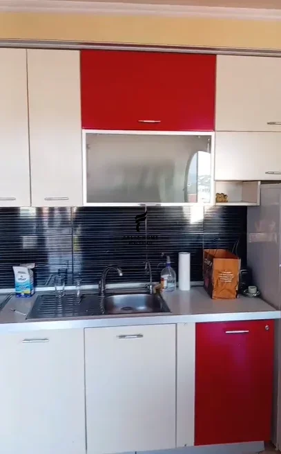 Tirane, jepet me qera apartament 3+1 Kati 11, 100 m² 800 € (RRUGA E KAVAJES)