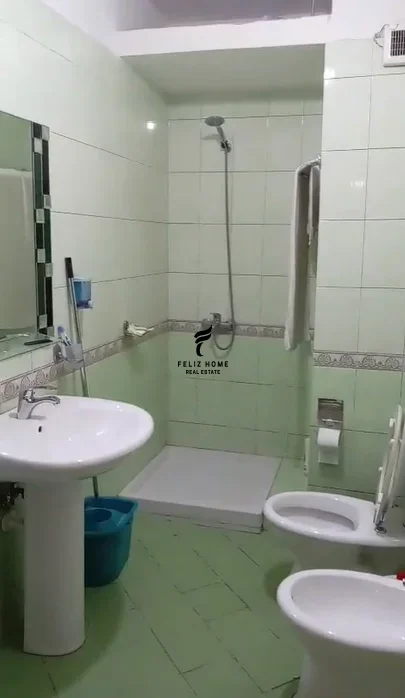 Tirane, jepet me qera apartament 3+1 Kati 11, 100 m² 800 € (RRUGA E KAVAJES)