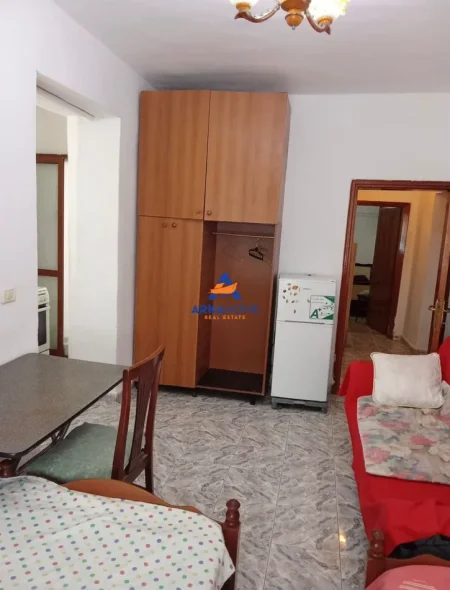 Tirane, jepet me qera apartament 2+1+Ballkon Kati 1, 70 m² 428 € 