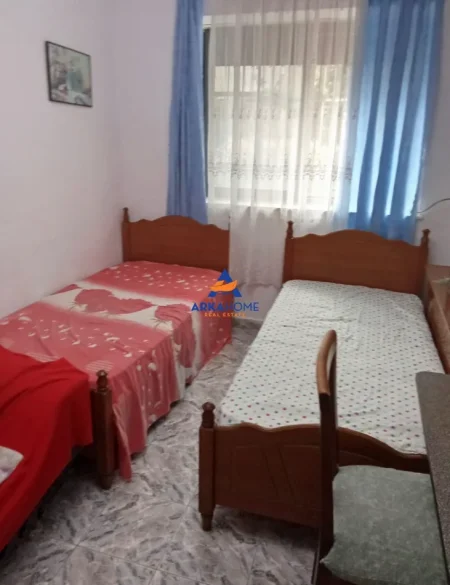 Tirane, jepet me qera apartament 2+1+Ballkon Kati 1, 70 m² 428 € 