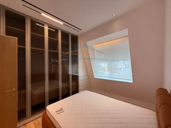 Tirane, jepet me qera apartament 2+1 Kati 2, 120 m² 2.000 € 