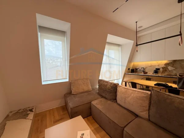 Tirane, jepet me qera apartament 2+1 Kati 2, 120 m² 2.000 € 