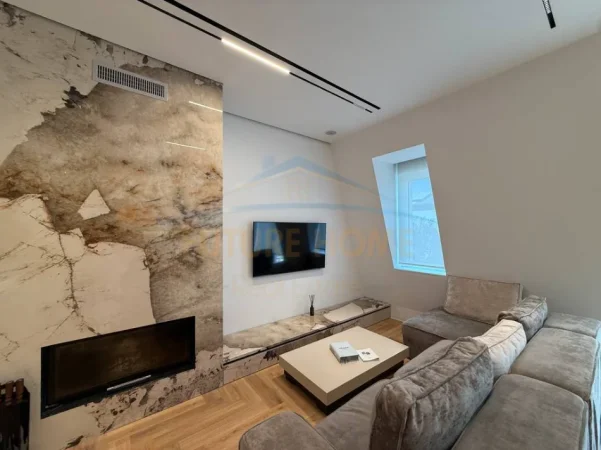 Tirane, jepet me qera apartament 2+1 Kati 2, 120 m² 2.000 € 