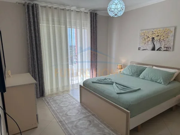 Tirane, jepet me qera apartament 2+1+Ballkon Kati 11, 126 m² 550 € (Kthesa e Kamzes)