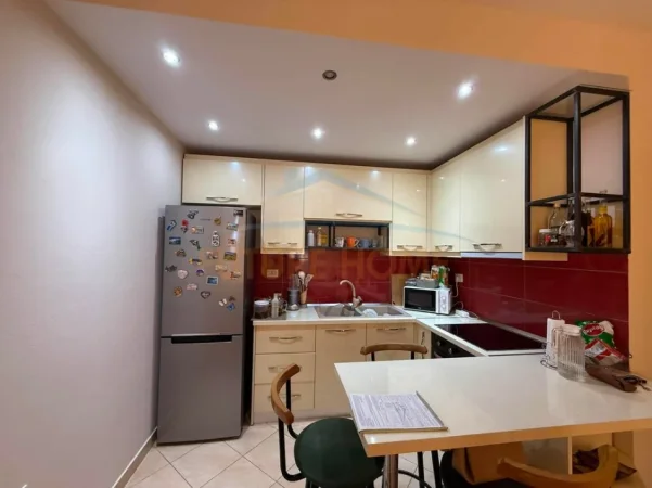 Tirane, shitet apartament 1+1 Kati 7, 71 m² 135.000 € (UNAZA E RE)