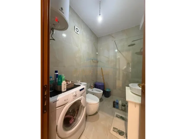 Tirane, shitet apartament 1+1 Kati 7, 71 m² 135.000 € (UNAZA E RE)