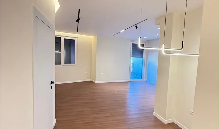 Tirane, shitet apartament 2+1 Kati 8, 79 m² 195.000 € (Bulevardi Zhan D'ark)