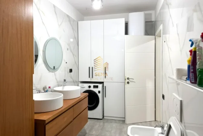 Tirane, jepet me qera apartament 1+1+Ballkon Kati 3, 55 m² 500 € (Rruga Dibres)