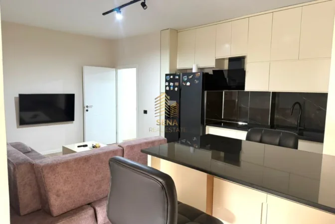 Tirane, jepet me qera apartament 1+1+Ballkon Kati 3, 55 m² 500 € (Rruga Dibres)