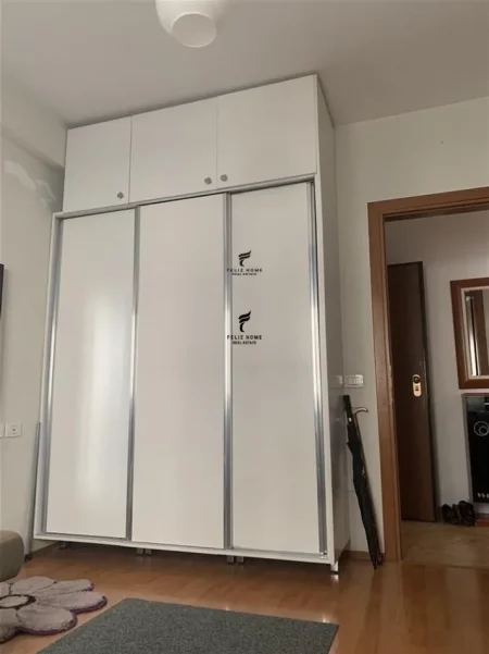 Tirane, jepet me qera apartament 1+1 Kati 3, 70 m² 550 € (KOMUNA E PARISIT)