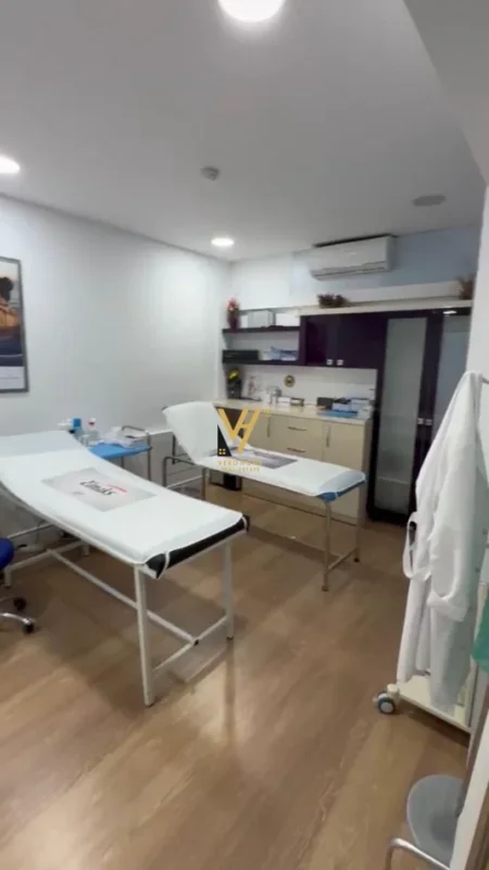 Tirane, jepet me qera zyre Kati 2, 80 m² 1.250 € (BLLOK)