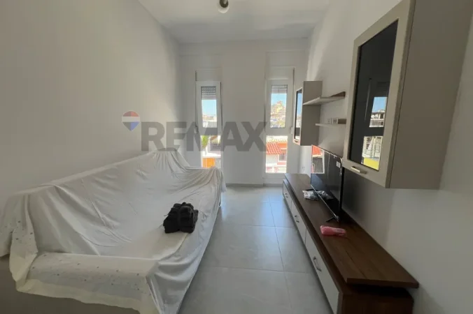 Vlore, jepet me qera apartament 1+1 Kati 1, 55 m² 350 € (Rruga Avdyl Frasheri, Vlore)