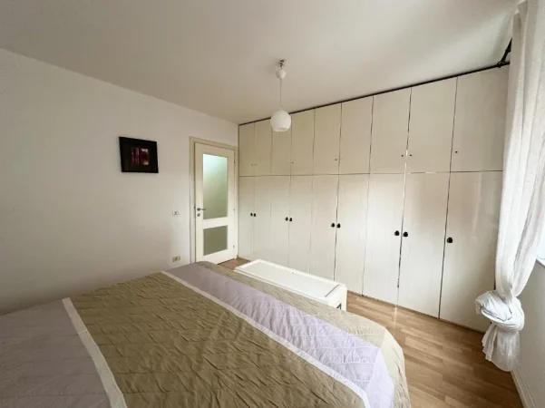 Tirane, jepet me qera apartament 2+1 Kati 3, 110 m² 750 € (Ish ekspozita)