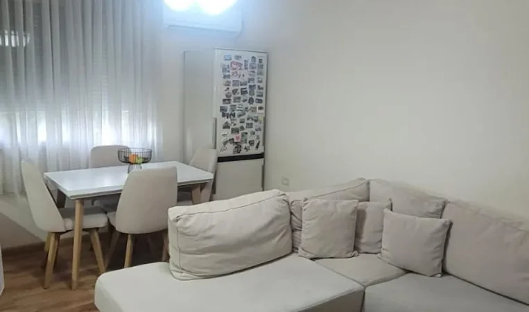 Tirane, jepet me qera apartament 2+1 Kati 2, 75 m² 500 € 