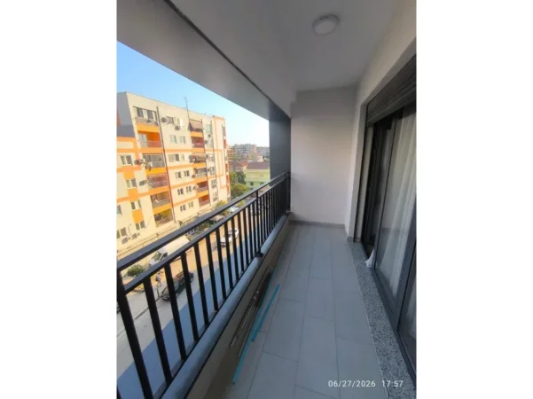 Tirane, jepet me qera apartament 1+1 Kati 4, 68 m² 650 € (Kompleksi Ndregjoni,Jordan Misja)