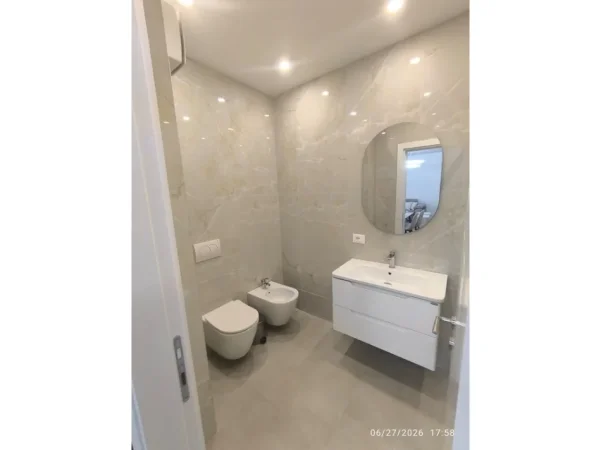 Tirane, jepet me qera apartament 1+1 Kati 4, 68 m² 650 € (Kompleksi Ndregjoni,Jordan Misja)