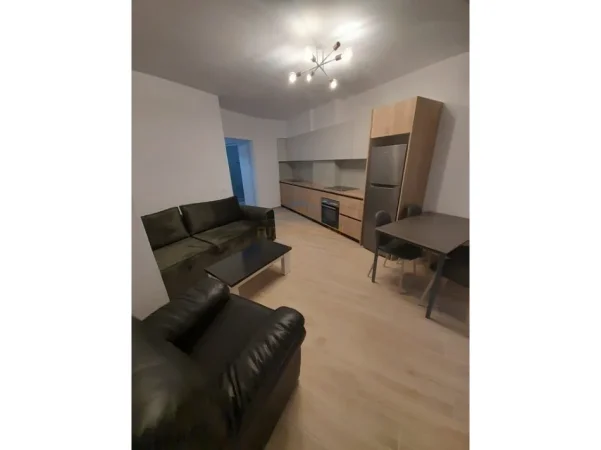 Tirane, jepet me qera apartament 2+1+Ballkon Kati 7, 82 m² 550 € (Don Bosko)