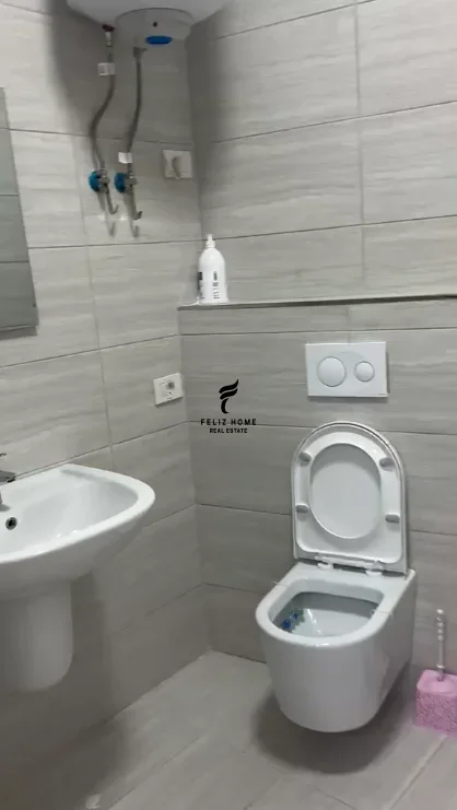 Tirane, jepet me qera zyre Kati 3, 122 m² 1.800 € (RRUGA E DURRESIT)