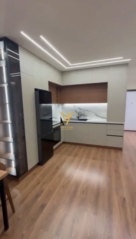 Tirane, jepet me qera apartament 2+1+Ballkon Kati 6, 114 m² 1.000 € (RRUGA DRITAN HOXHA)