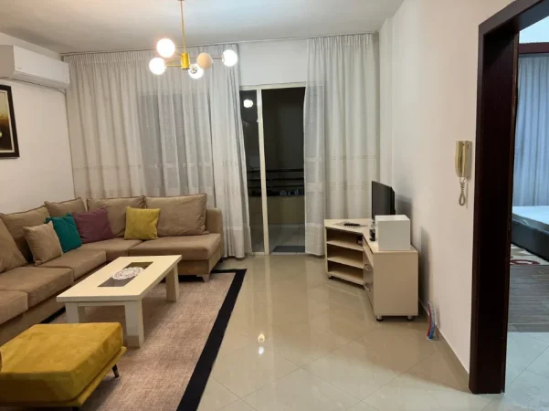 Tirane, jepet me qera apartament 1+1+Ballkon Kati 5, 75 m² 400 € (Astir)